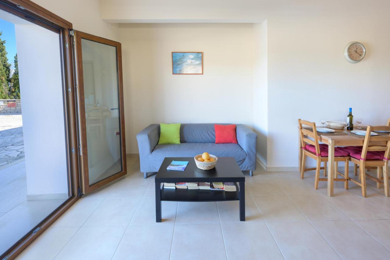Pangolas Apartments Paxos Longos  Екстер'єр фото
