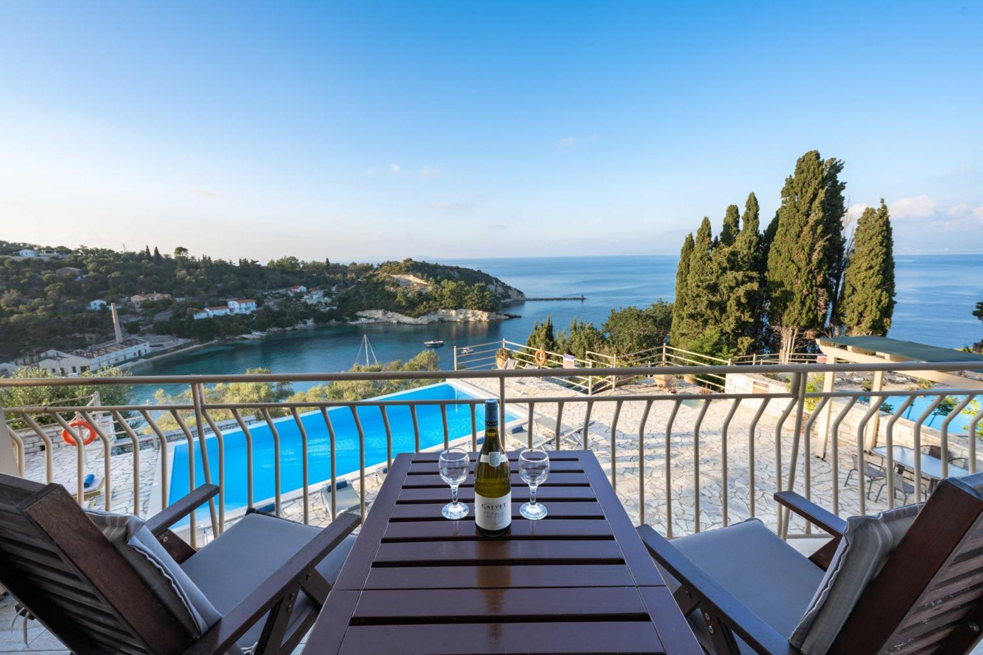 Pangolas Apartments Paxos Longos  Екстер'єр фото
